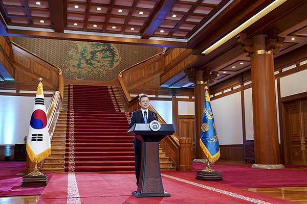 문재인 대통령이 11일 청와대에서 신년사를 하고 있다. (사진=청와대)